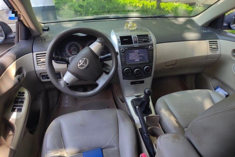 Used Toyota Corolla 2011 1.6L Manual GL Center Console
