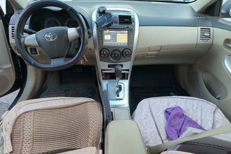 Used Toyota Corolla 2011 1.6L Automatic GL Center Console