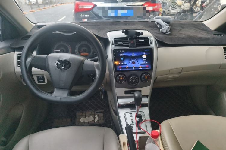 Used Toyota Corolla 2011 1.6L Automatic GL Center Console