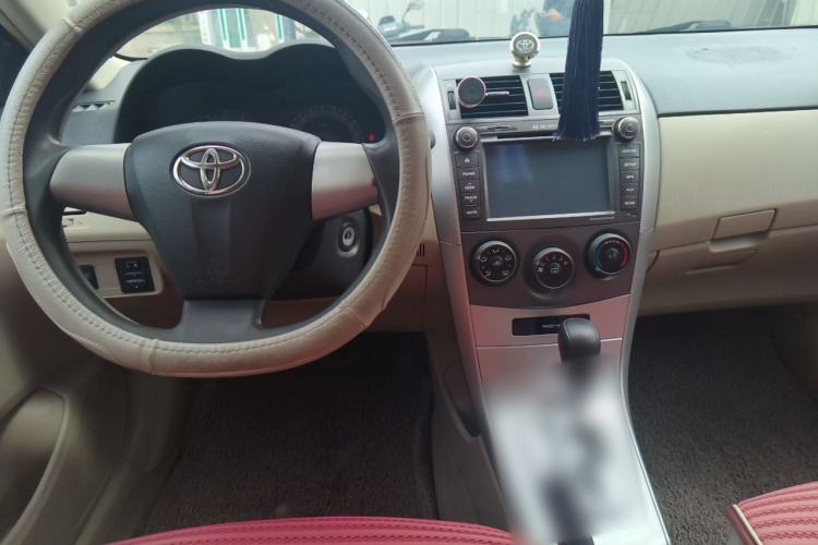 Used Toyota Corolla 2011 1.6L Automatic GL Center Console