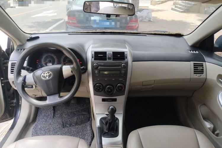 Used Toyota Corolla 2011 1.6L Manual GL Center Console