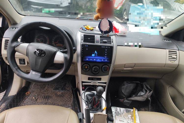 Used Toyota Corolla 2011 1.6L Manual GL Center Console