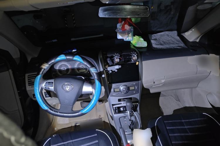Used Toyota Corolla 2011 1.6L Automatic GL Sunroof Version Center Console