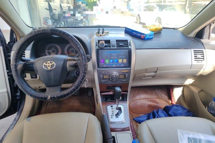 Used Toyota Corolla 2011 1.8L CVT GL-i Center Console