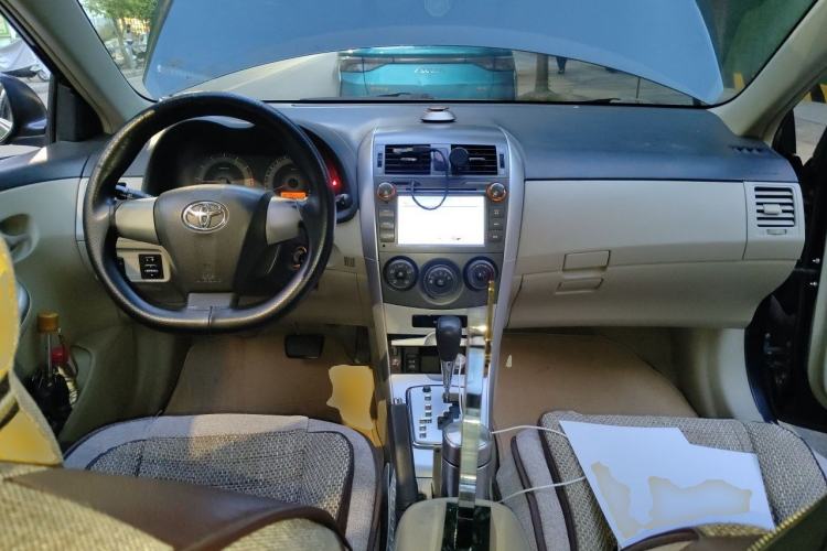 Used Toyota Corolla 2011 1.6L Automatic GL Center Console