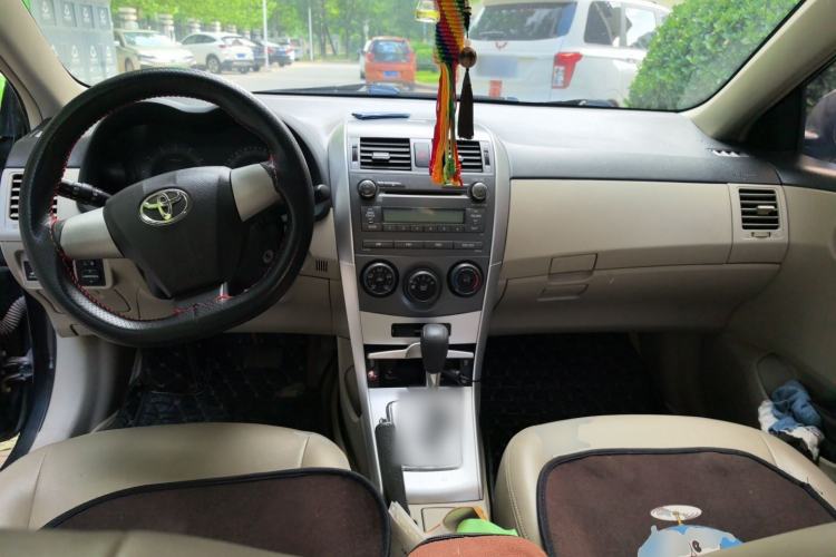 Used Toyota Corolla 2011 1.6L Automatic GL Center Console