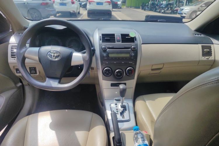 Used Toyota Corolla 2011 1.6L Automatic GL Center Console