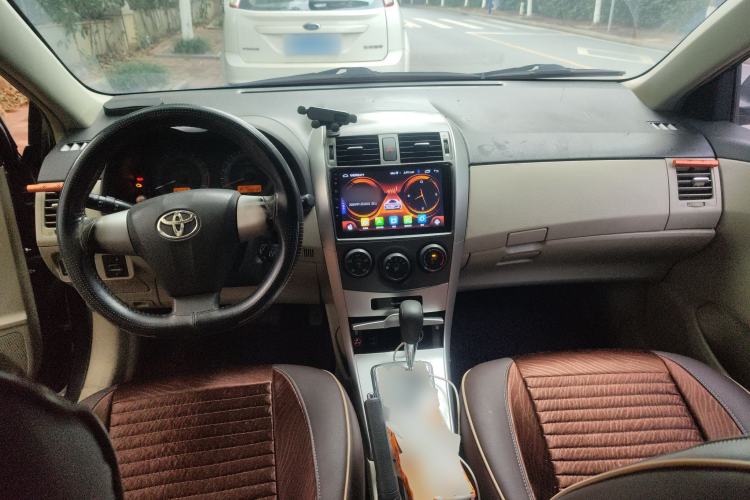 Used Toyota Corolla 2011 1.6L Automatic GL Center Console