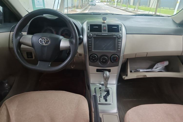 Used Toyota Corolla 2011 1.6L Automatic GL Center Console
