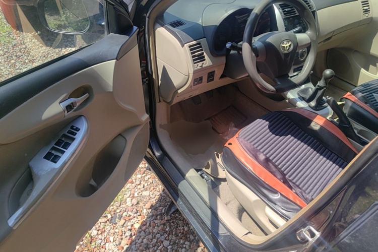 Used Toyota Corolla 2011 1.6L Manual GL Sunroof Edition Driver Seat