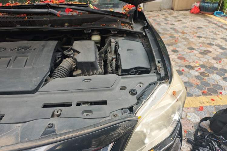 Used Toyota Corolla 2011 1.8L CVT GL-i Commemorative Edition Engine Bay Left