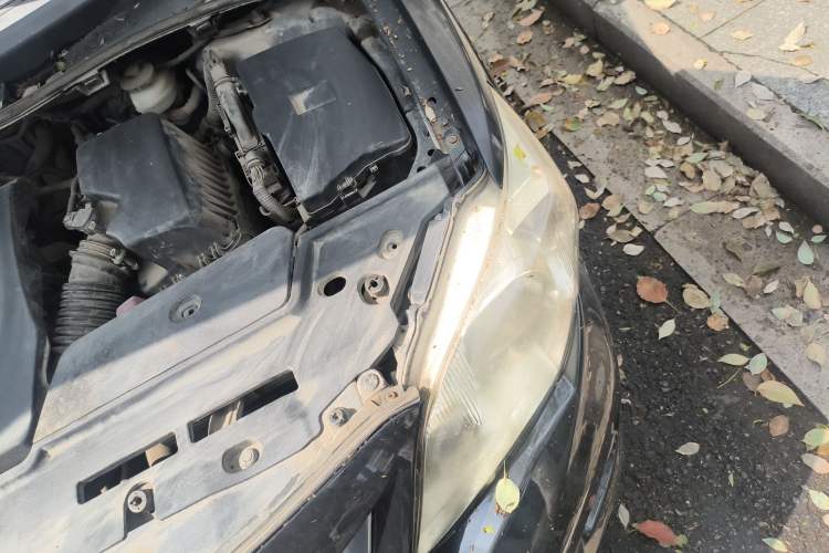 Used Toyota Corolla 2011 1.6L Manual GL Engine Bay Left