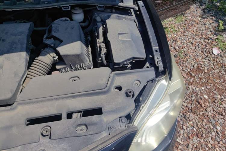 Used Toyota Corolla 2011 1.6L Manual GL Sunroof Edition Engine Bay Left