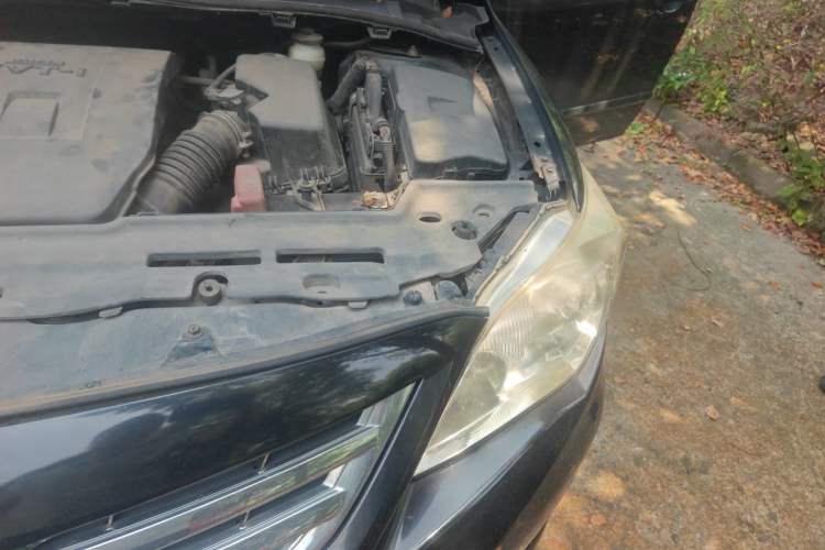 Used Toyota Corolla 2011 1.6L Automatic GL Engine Bay Left