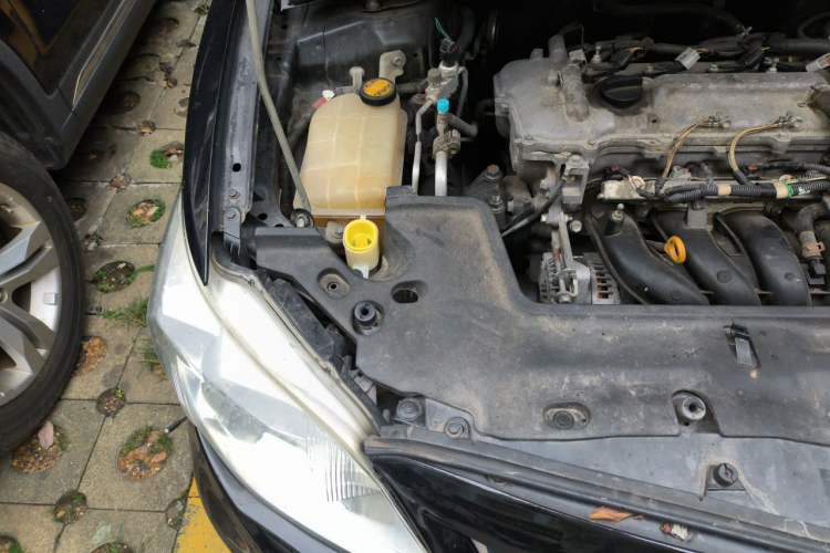 Used Toyota Corolla 2011 1.6L Automatic GL Engine Bay Right