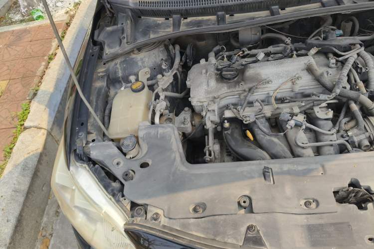 Used Toyota Corolla 2011 1.8L CVT GL-i Engine Bay Right