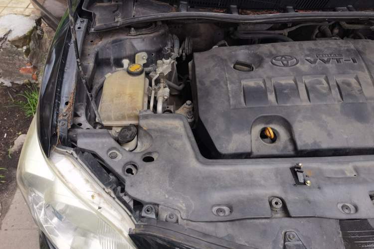 Used Toyota Corolla 2011 1.6L Manual GL Engine Bay Right