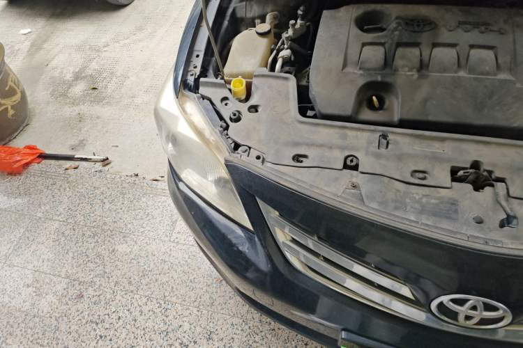 Used Toyota Corolla 2011 1.6L Manual GL Engine Bay Right