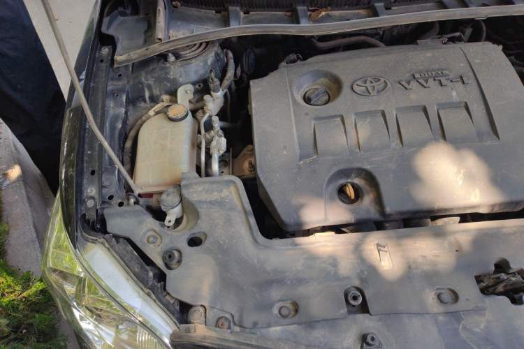 Used Toyota Corolla 2011 1.6L Manual GL Engine Bay Right