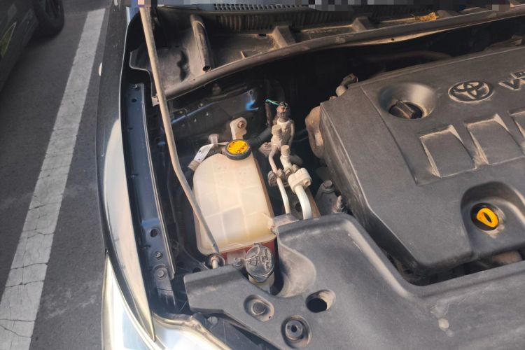 Used Toyota Corolla 2011 1.6L Manual GL Engine Bay Right