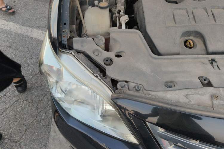 Used Toyota Corolla 2011 1.6L Automatic GL Engine Bay Right