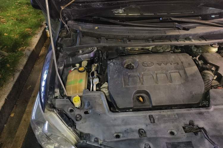 Used Toyota Corolla 2011 1.6L Automatic GL Engine Bay Right