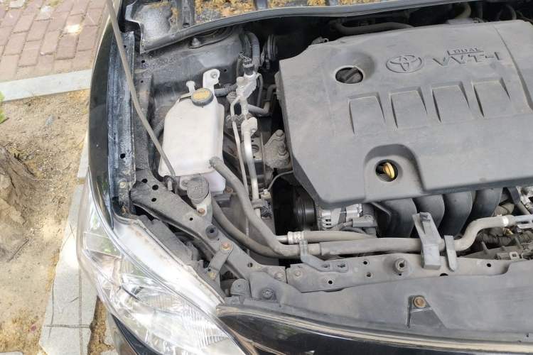 Used Toyota Corolla 2011 1.6L Manual GL Engine Bay Right