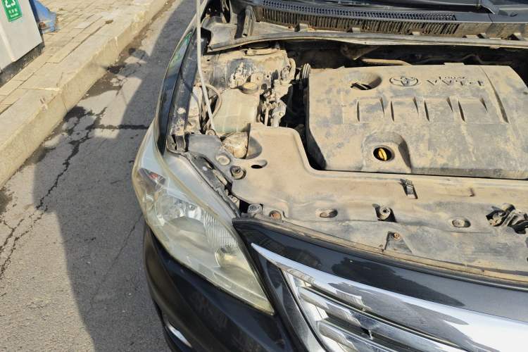 Used Toyota Corolla 2011 1.8L Manual GL-i Engine Bay Right