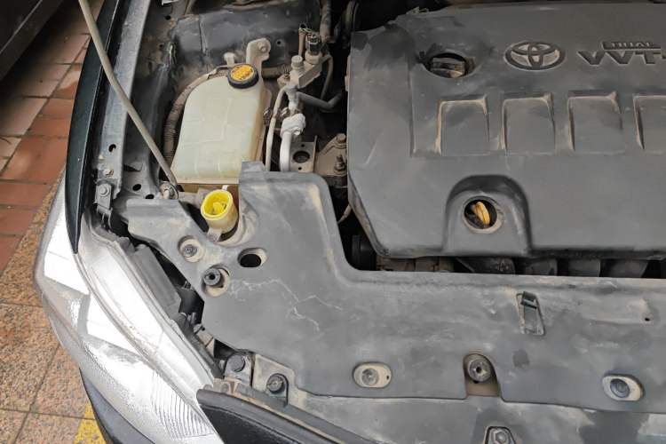 Used Toyota Corolla 2011 1.6L Manual GL Engine Bay Right