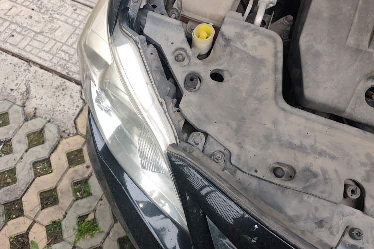 Used Toyota Corolla 2011 1.6L Manual GL Engine Bay Right