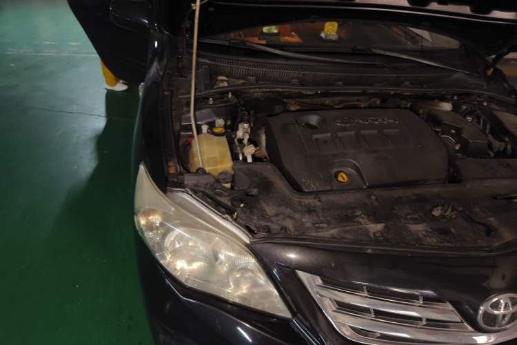 Used Toyota Corolla 2011 1.6L Automatic GL Sunroof Version Engine Bay Right