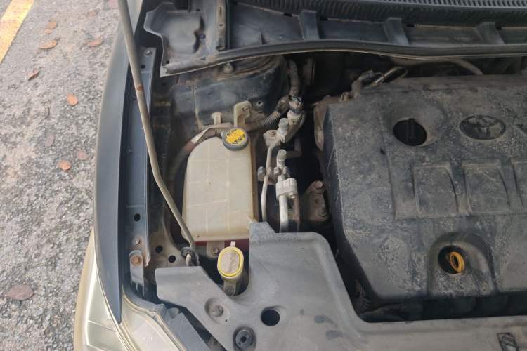 Used Toyota Corolla 2011 1.6L Automatic GL Engine Bay Right