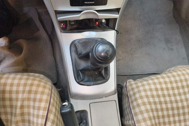 Used Toyota Corolla 2011 1.6L Manual GL Gear Lever