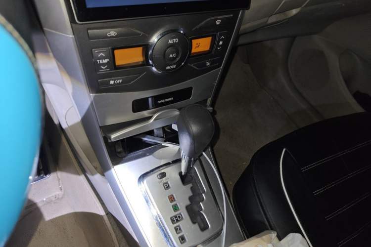 Used Toyota Corolla 2011 1.6L Automatic GL Sunroof Version Gear Lever