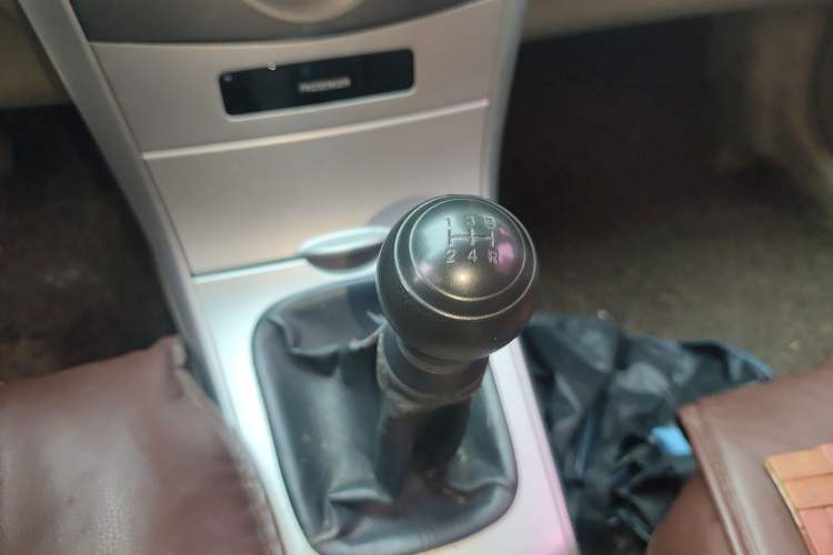 Used Toyota Corolla 2011 1.6L Manual GL Gear Lever