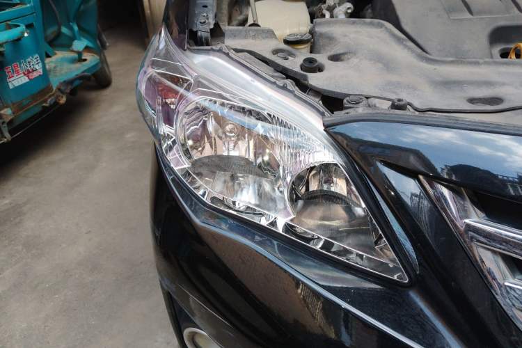 Used Toyota Corolla 2011 1.8L CVT GL-i Right Front Headlight