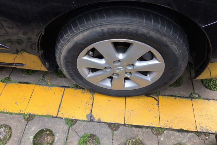 Used Toyota Corolla 2011 1.6L Automatic GL Right Front Wheel Hub