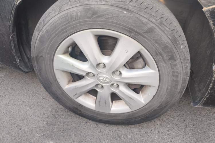 Used Toyota Corolla 2011 1.6L Manual GL Right Front Wheel Hub