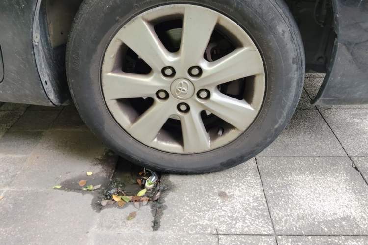 Used Toyota Corolla 2011 1.6L Automatic GL Right Front Wheel Hub