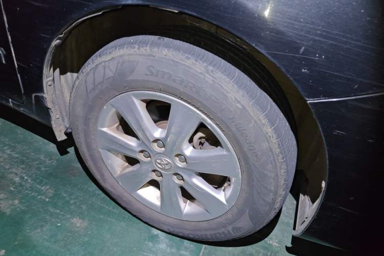 Used Toyota Corolla 2011 1.6L Automatic GL Sunroof Version Right Front Wheel Hub
