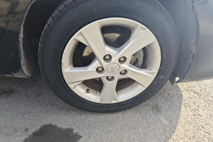 Used Toyota Corolla 2011 1.8L Manual GL-i Right Front Wheel Hub