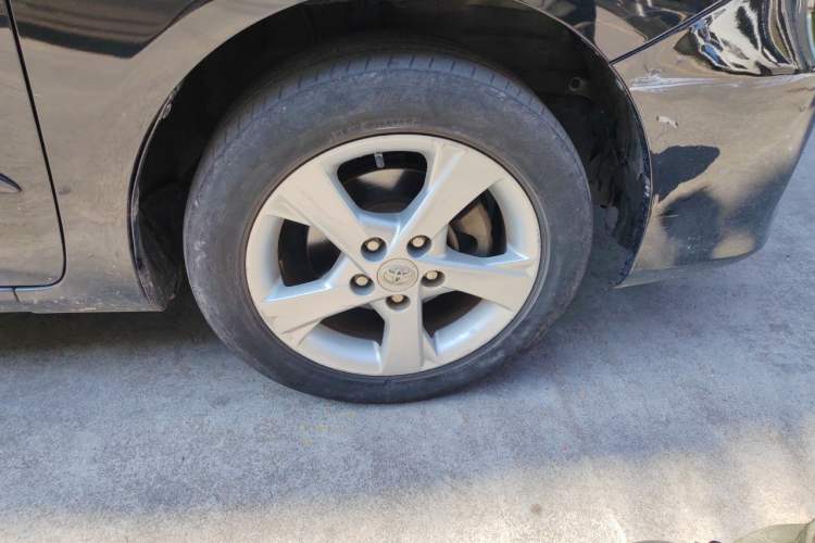 Used Toyota Corolla 2011 1.8L CVT GL-i Right Front Wheel Hub