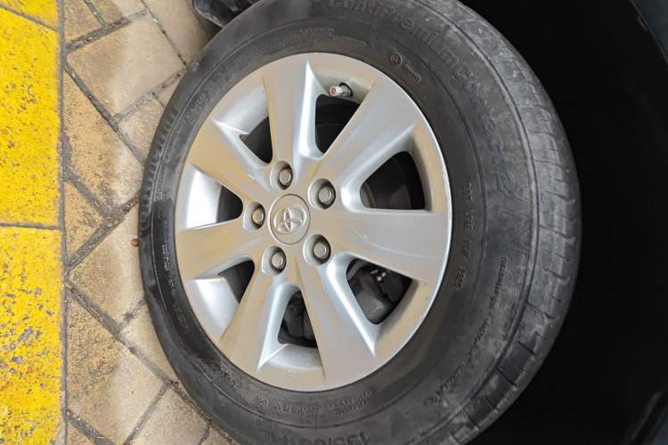 Used Toyota Corolla 2011 1.6L Manual GL Right Front Wheel Hub