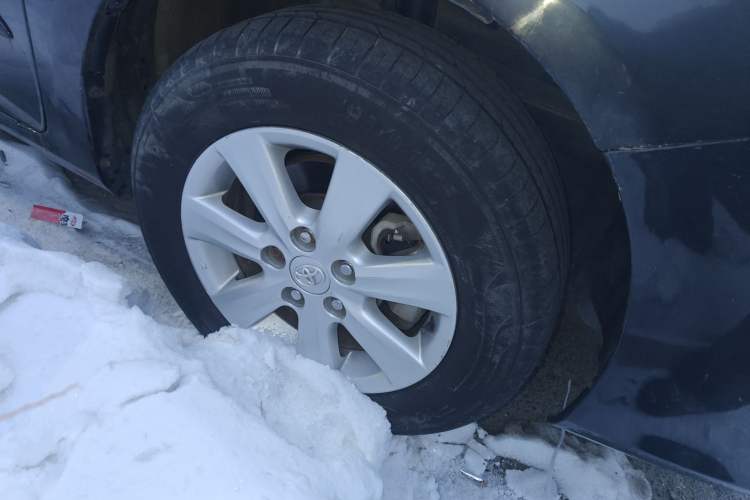 Used Toyota Corolla 2011 1.6L Manual GL Right Front Wheel Hub