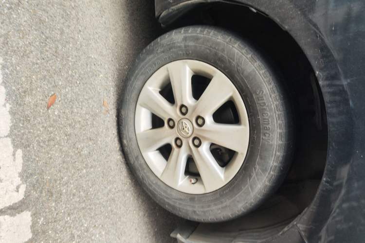 Used Toyota Corolla 2011 1.6L Automatic GL Right Front Wheel Hub