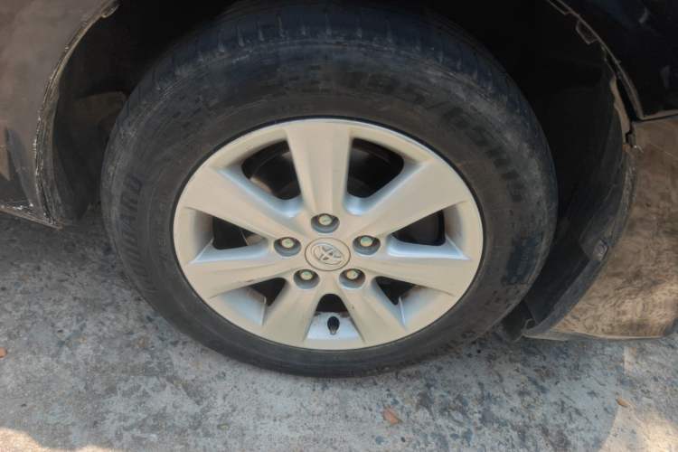 Used Toyota Corolla 2011 1.6L Automatic GL Right Front Wheel Hub