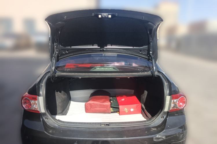 Used Toyota Corolla 2011 1.6L Automatic GL Trunk