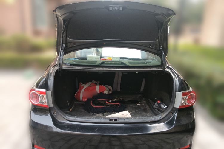 Used Toyota Corolla 2011 1.6L Manual GL Trunk