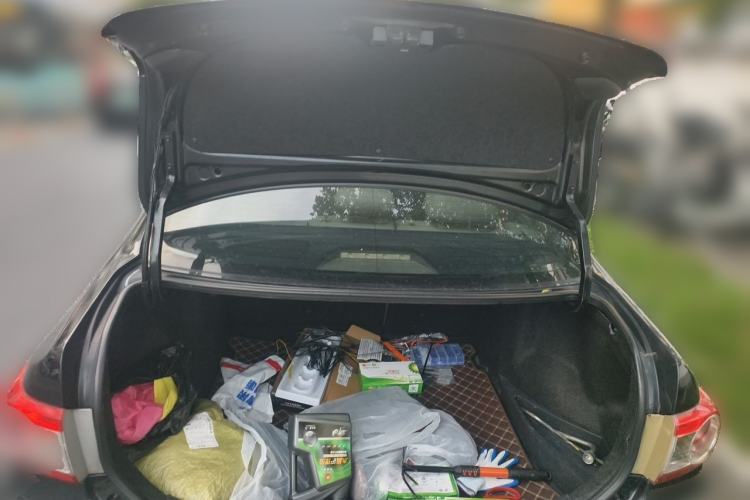Used Toyota Corolla 2011 1.6L Automatic GL Trunk
