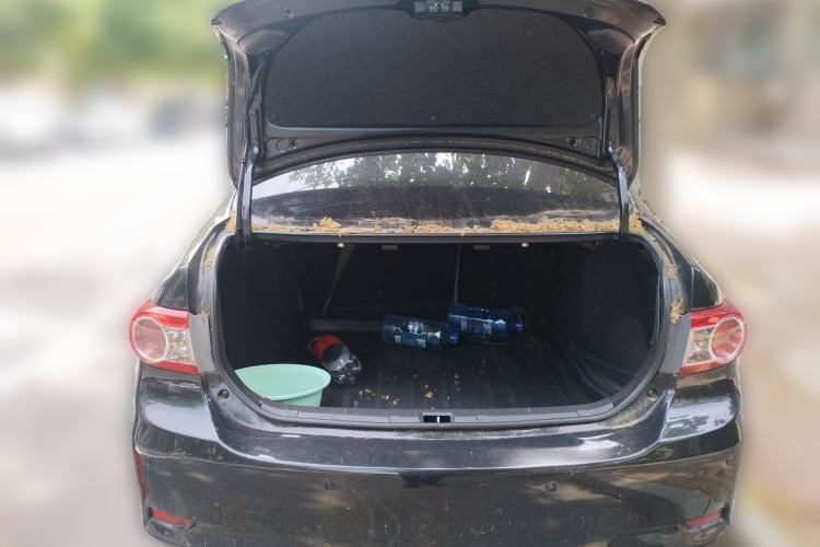 Used Toyota Corolla 2011 1.6L Manual GL Trunk